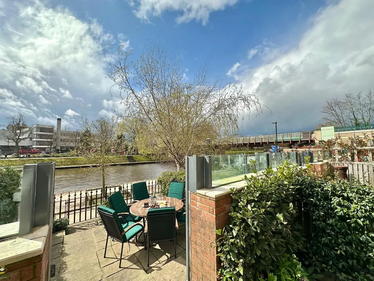 Сasa de vacaciones Riverside House - With Parking York